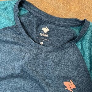 Rabbit Athletic top💙